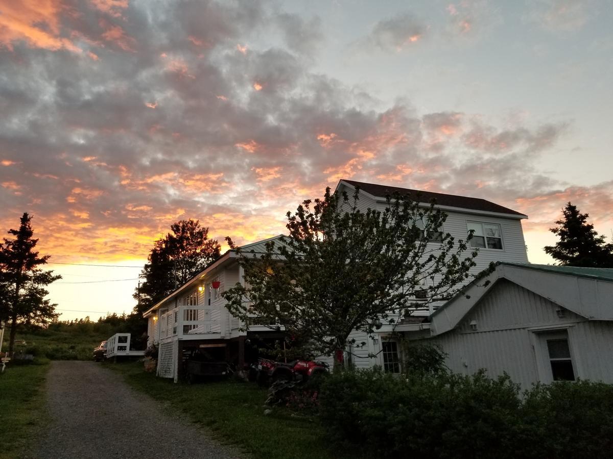 Gite Aux Jardins De L'Anse Bed & Breakfast Perce Exterior photo